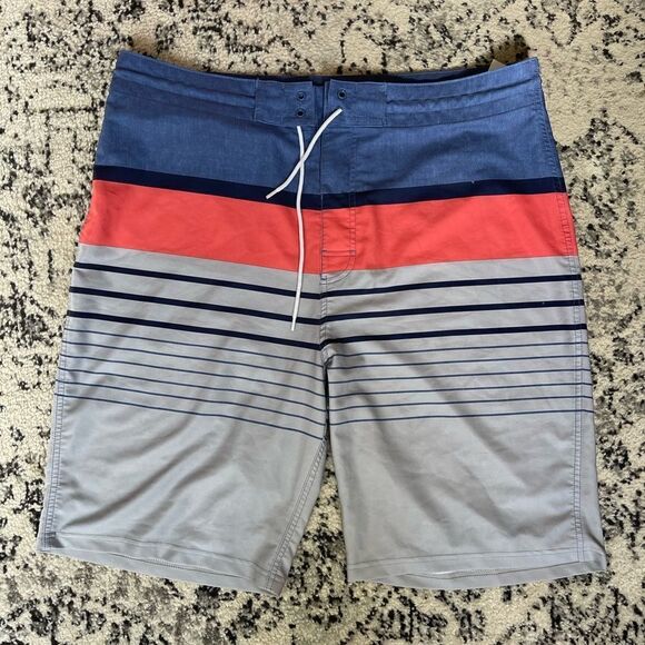 Mens Old Navy California Swim trunks 38 - Picture 1 of 3